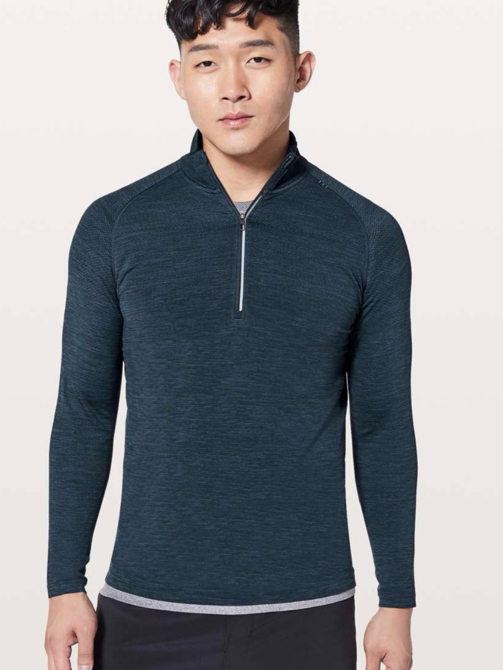 Lululemon Metal Vent Tech 1/2 Zip
Mineral Blue / Nautical Navy Large